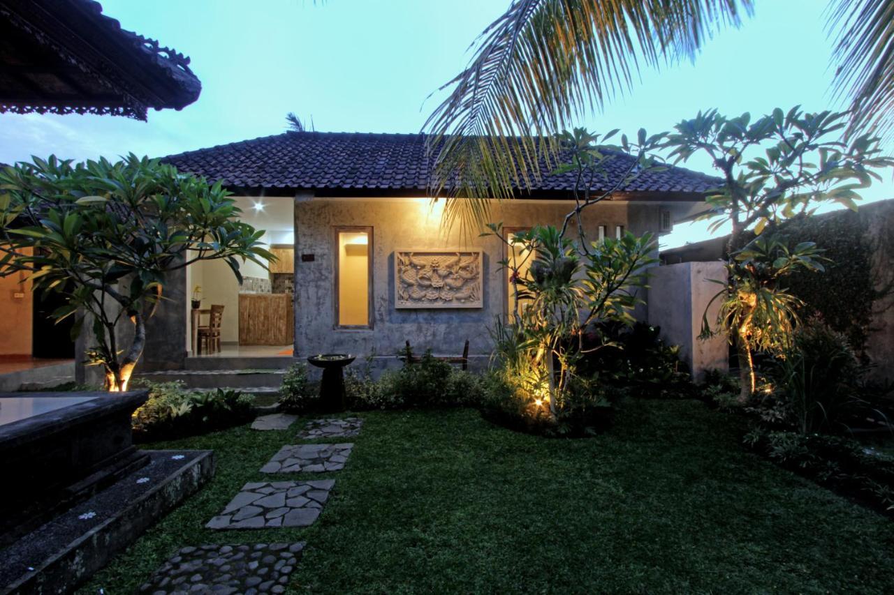 Sari House Ubud - Balinese Style Homestay المظهر الخارجي الصورة