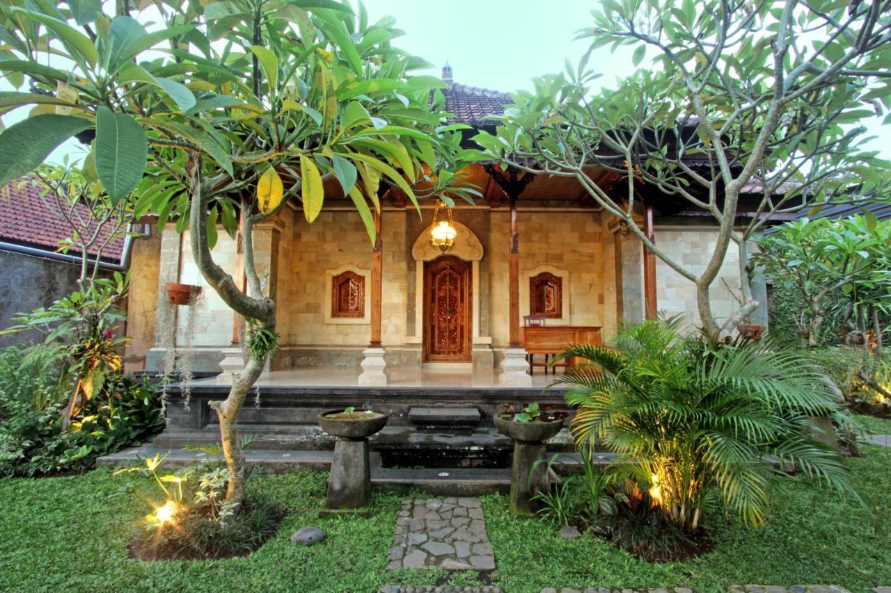 Sari House Ubud - Balinese Style Homestay المظهر الخارجي الصورة
